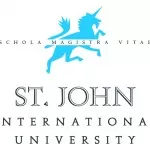 La St. John International University via dal castello di Vinovo
