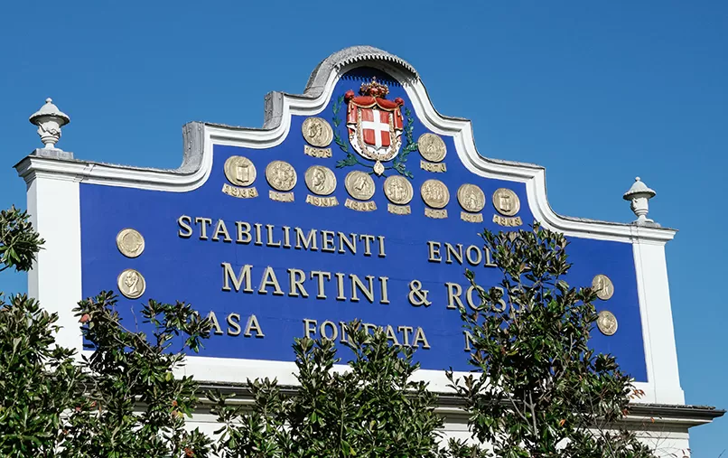 Esterno fabbrica Martini e Rossi