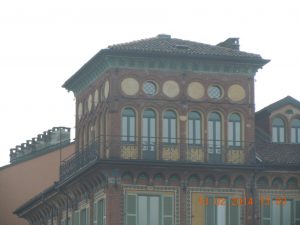 La casa con 12 finestre su Torino: la Torretta di Corso Fiume.