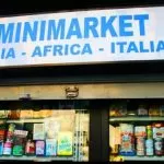 Minimarket stranieri, a Torino il centro si popola di negozi etnici: ne sono stati aperti tre vicino al Duomo e via Po