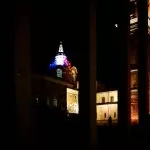 La Cupola di Guarini si illumina col tricolore della bandiera francese per l’incendio di Notre-Dame