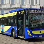 Gtt, a Torino presentati i nuovi bus gialli e blu: entro il prossimo anno arriveranno i tram