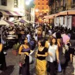 Movida, a Torino giro di vite per i nuovi micro-locali dove si beve in strada