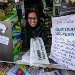 Nasce a Torino il “quotidiano sospeso”: l’iniziativa anti-crisi di un’edicolante