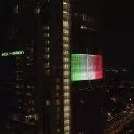 Il Grattacielo Intesa Sanpaolo illuminato con i colori della bandiera italiana: iniziativa serale per due settimane