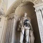 Atti vandalici: imbrattato Palazzo Civico di Torino