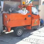 Le Ape Car arancioni dell’Amiat vanno in pensione sostituite dall’elettrico