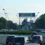Torino, non c’è pace per la rotonda Maroncelli: l’asfalto cede dopo 36 giorni dagli ultimi lavori