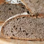 “Tellia” sforna il primo pane di farina di grillo di Torino
