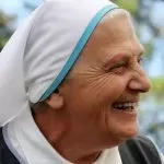 Madre Elvira: Saluzzo piange la morte di un’icona di amore e speranza